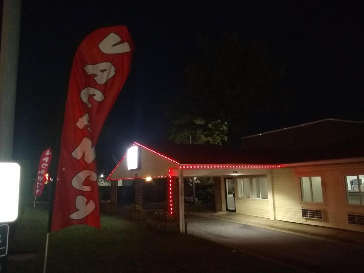 Red Crown Inn Лорел Экстерьер фото