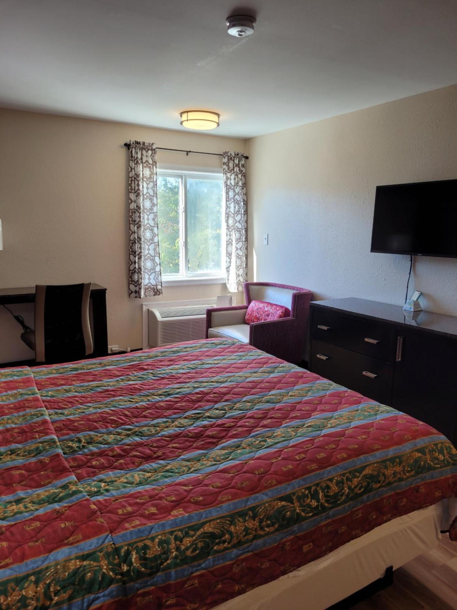 Red Crown Inn Лорел Экстерьер фото