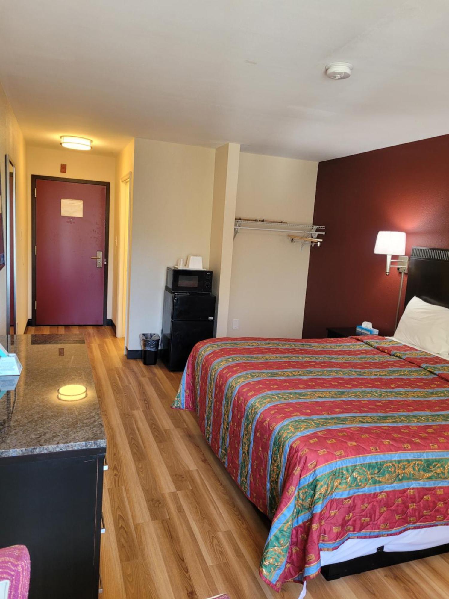 Red Crown Inn Лорел Экстерьер фото
